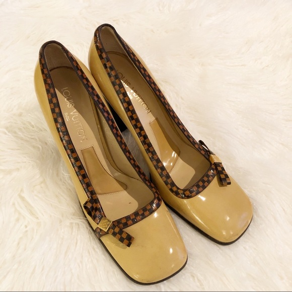 Louis Vuitton Shoes - Vintage Louis Vuitton Leather Damier Heel Pumps